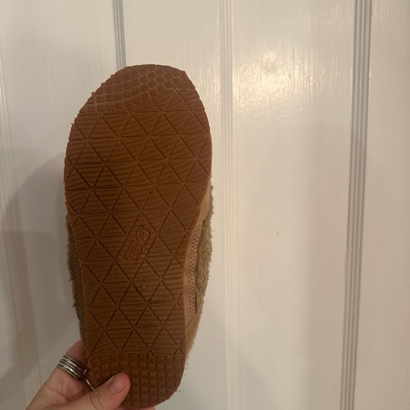 Teva ReEmber Women’s Tan Fleece Slip-On Loafers - Picture 3 of 3